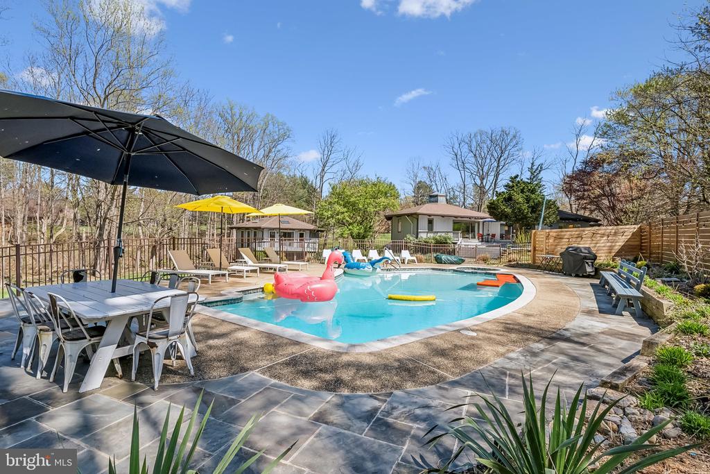 12213 MOUNT ALBERT ROAD