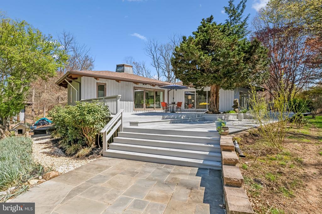 12213 MOUNT ALBERT ROAD