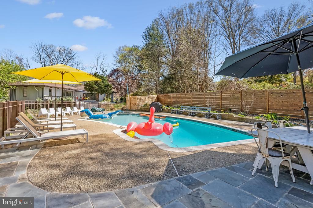 12213 MOUNT ALBERT ROAD