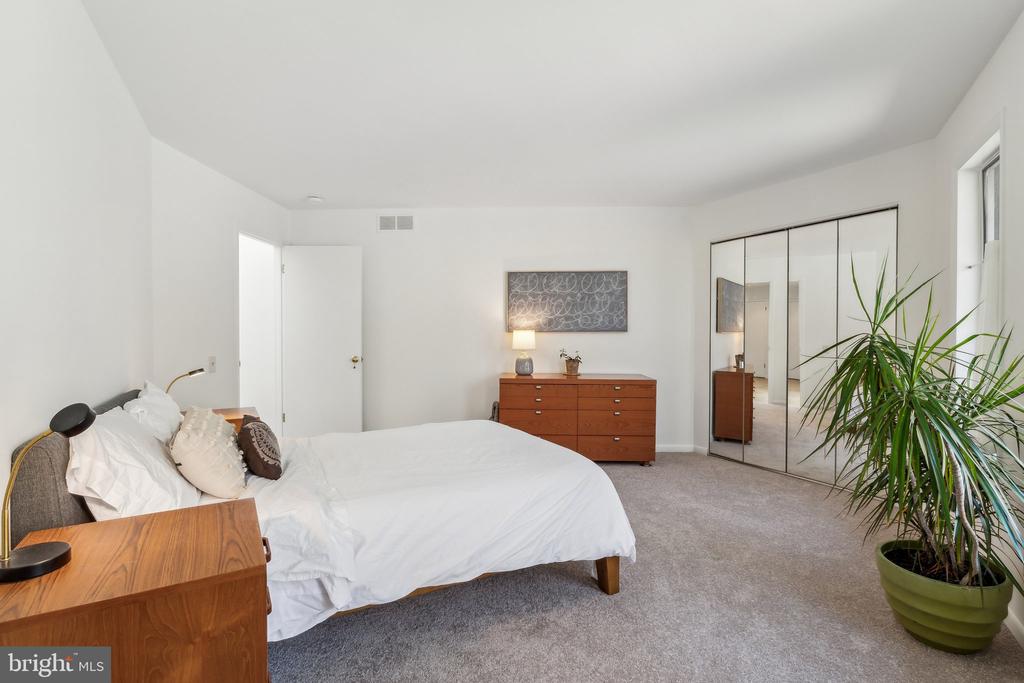 12213 MOUNT ALBERT ROAD