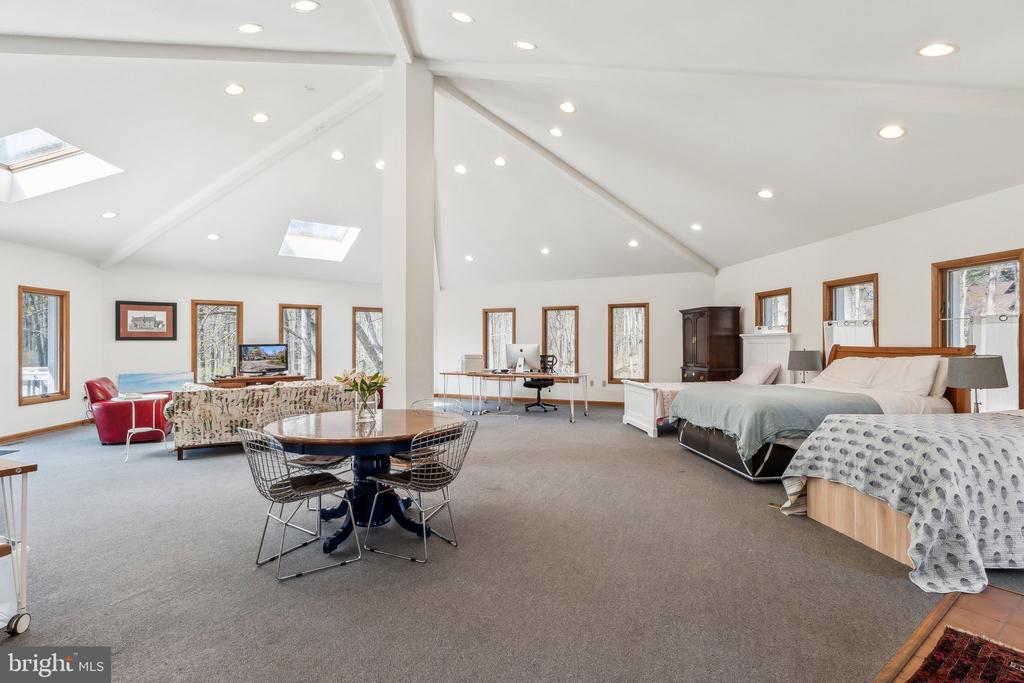 12213 MOUNT ALBERT ROAD