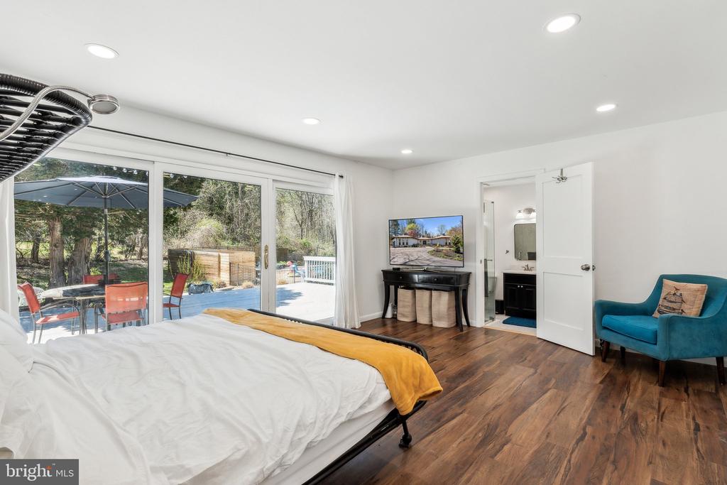 12213 MOUNT ALBERT ROAD