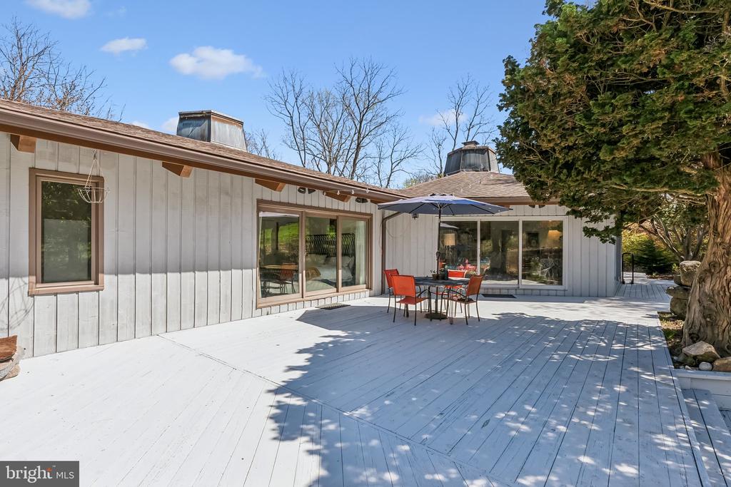 12213 MOUNT ALBERT ROAD