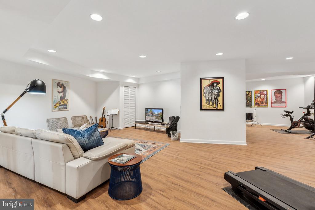 12213 MOUNT ALBERT ROAD