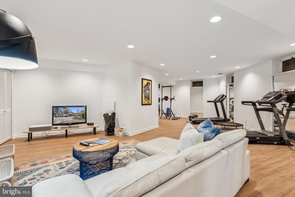 12213 MOUNT ALBERT ROAD