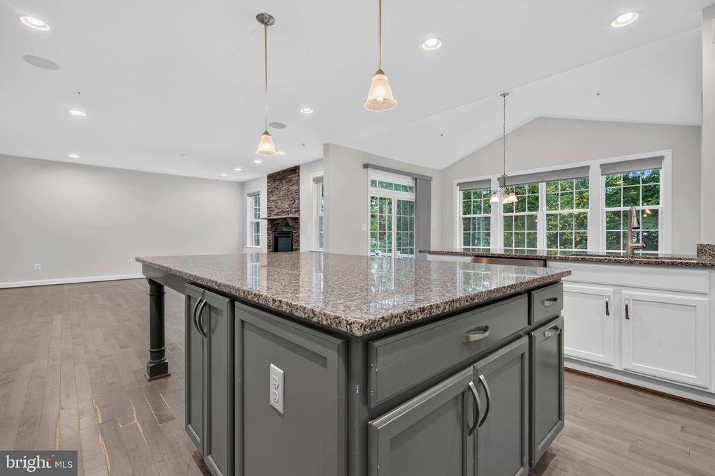 8116 VERONICA WAY