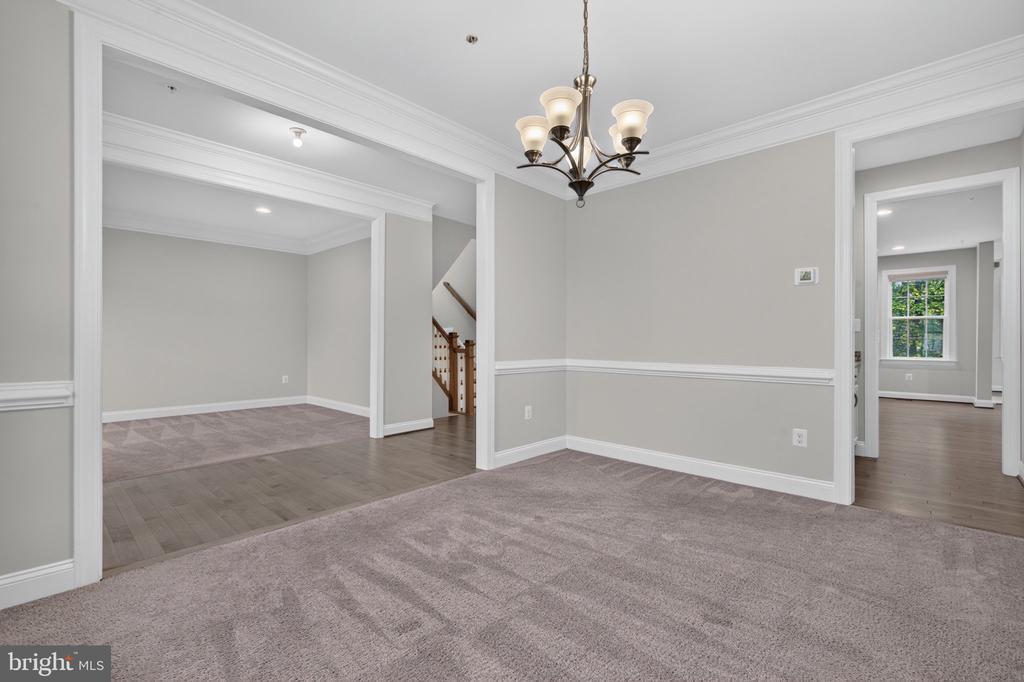 8116 VERONICA WAY