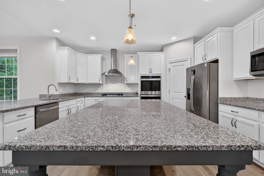 8116 VERONICA WAY