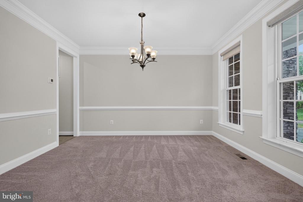8116 VERONICA WAY