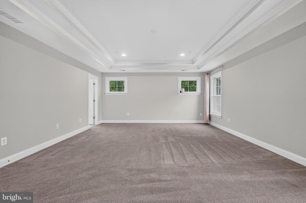 8116 VERONICA WAY