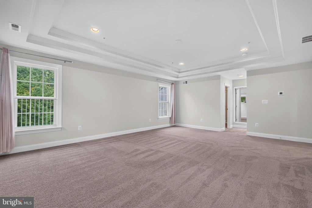 8116 VERONICA WAY