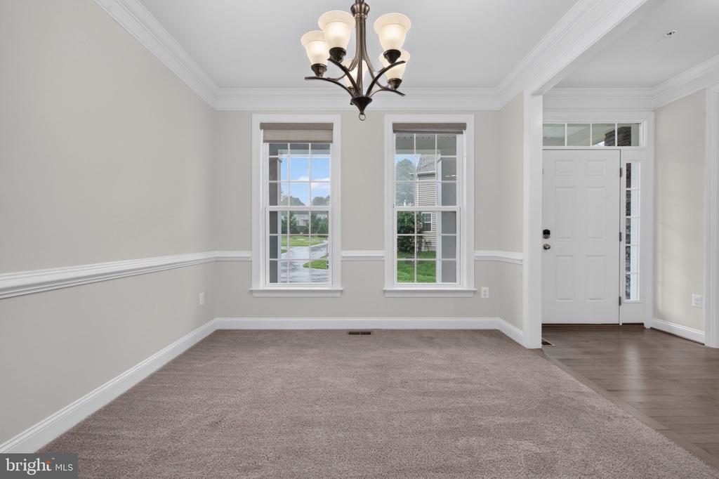 8116 VERONICA WAY