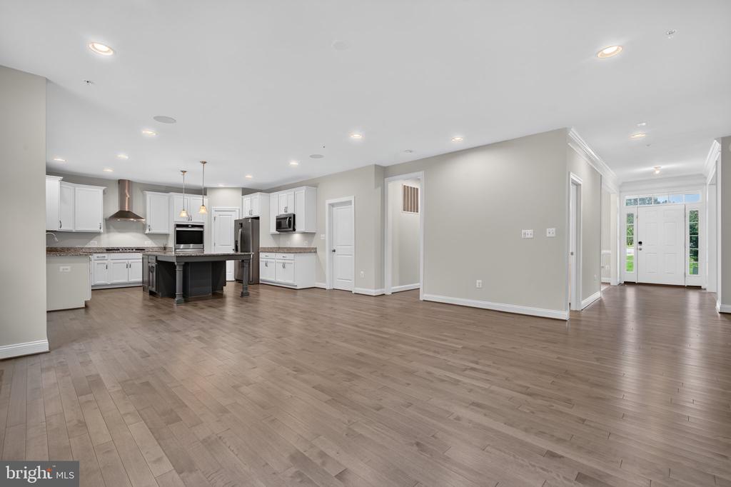 8116 VERONICA WAY