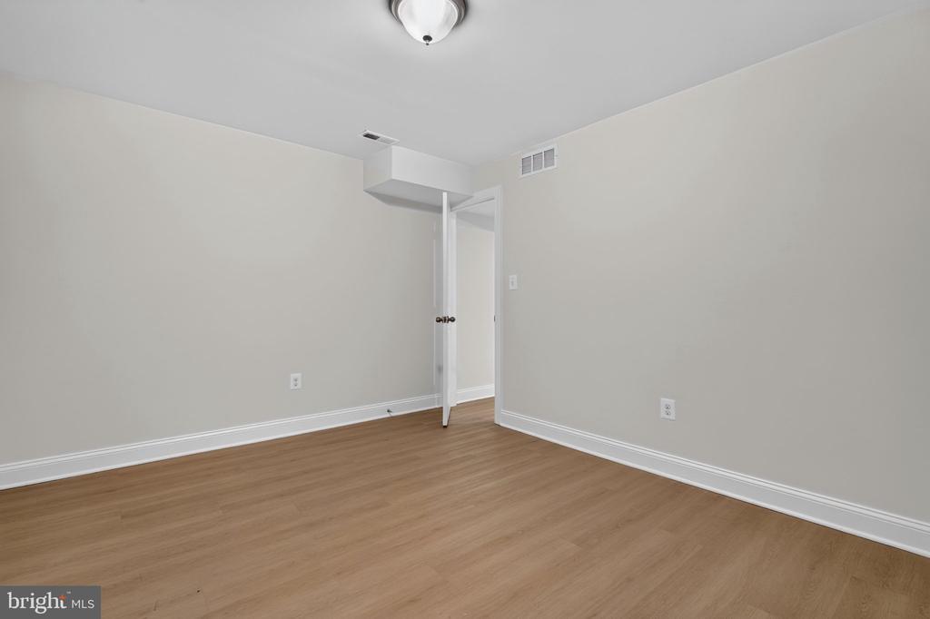 8116 VERONICA WAY