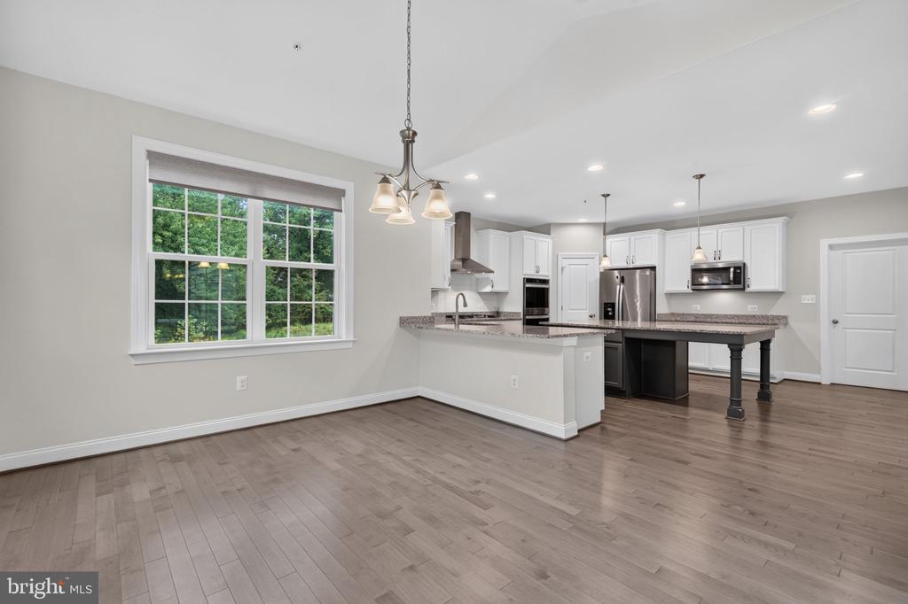 8116 VERONICA WAY