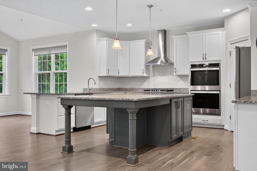 8116 VERONICA WAY