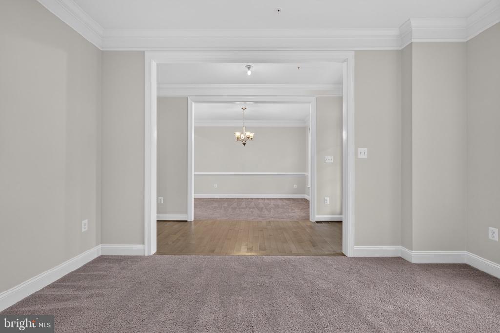 8116 VERONICA WAY