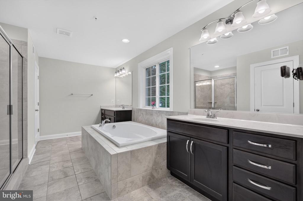 8116 VERONICA WAY