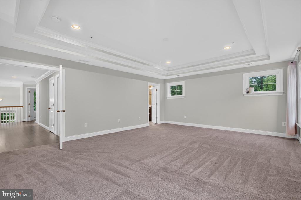 8116 VERONICA WAY