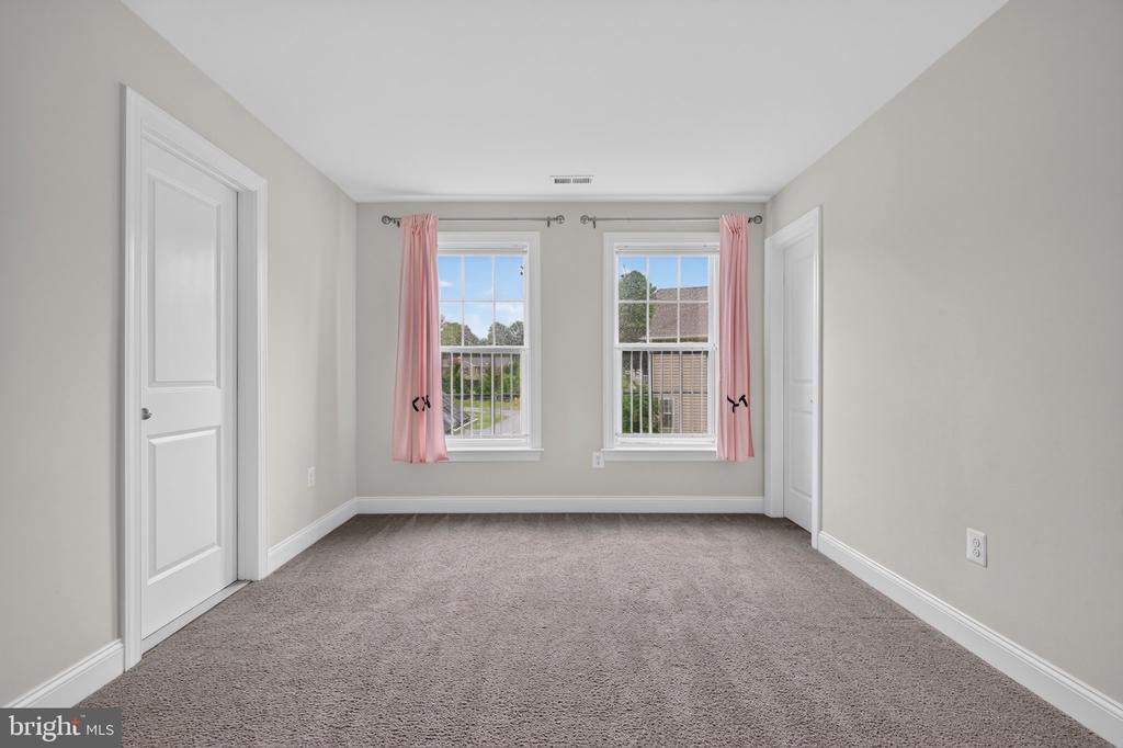 8116 VERONICA WAY