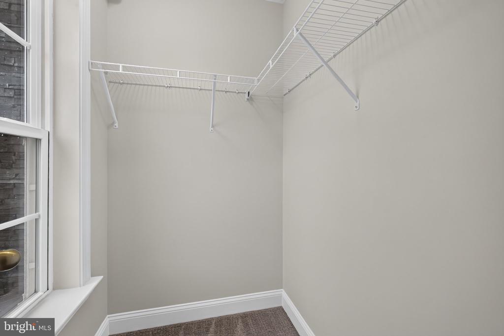 8116 VERONICA WAY