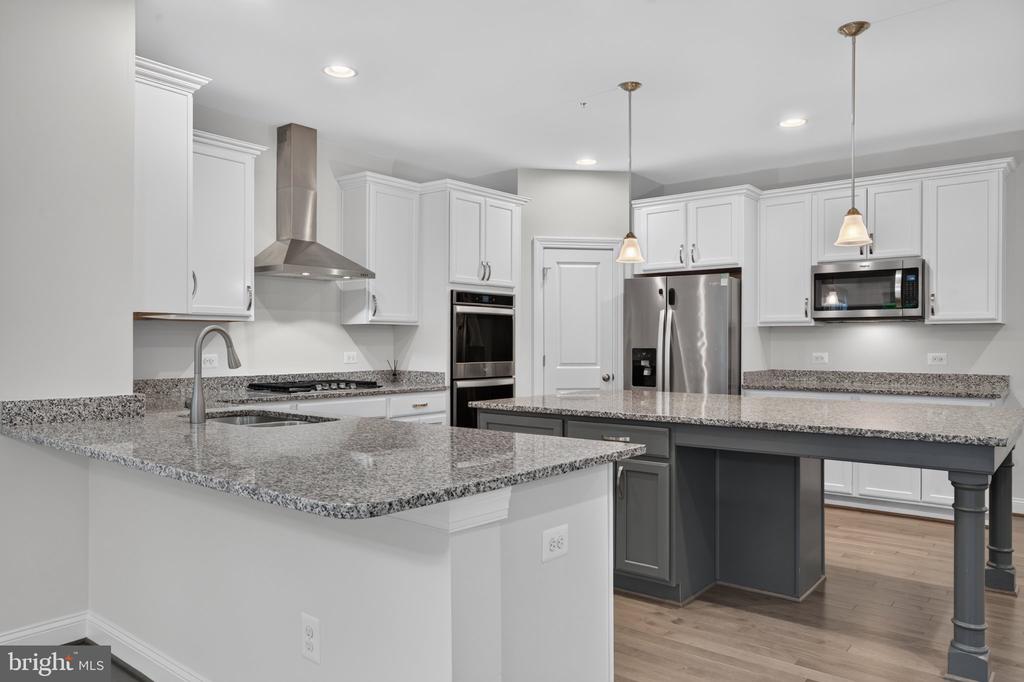 8116 VERONICA WAY