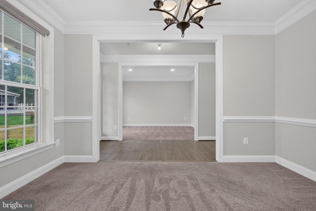 8116 VERONICA WAY