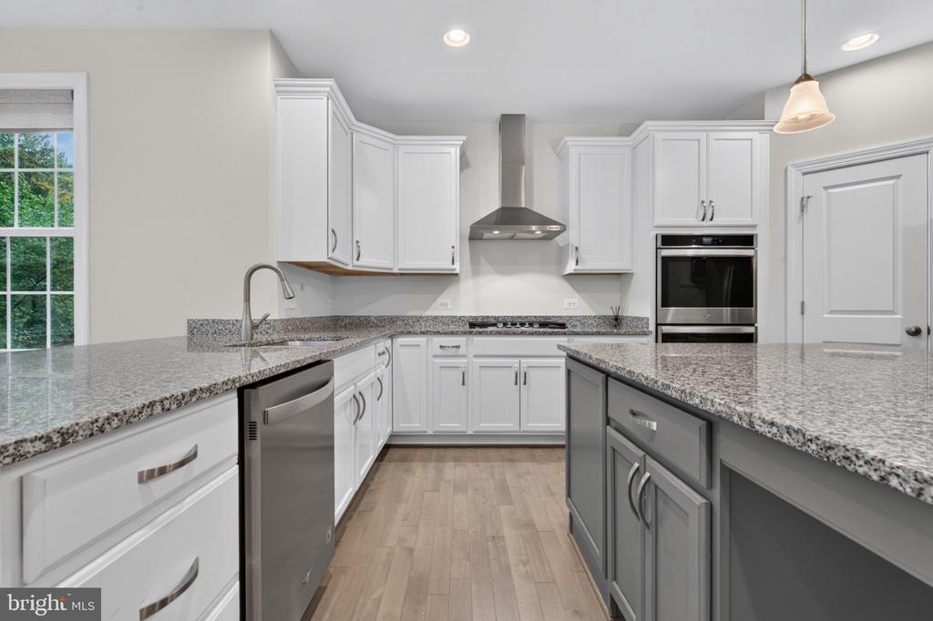 8116 VERONICA WAY