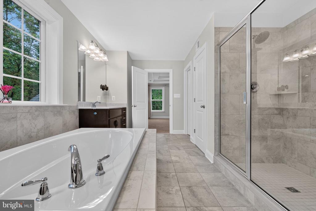 8116 VERONICA WAY