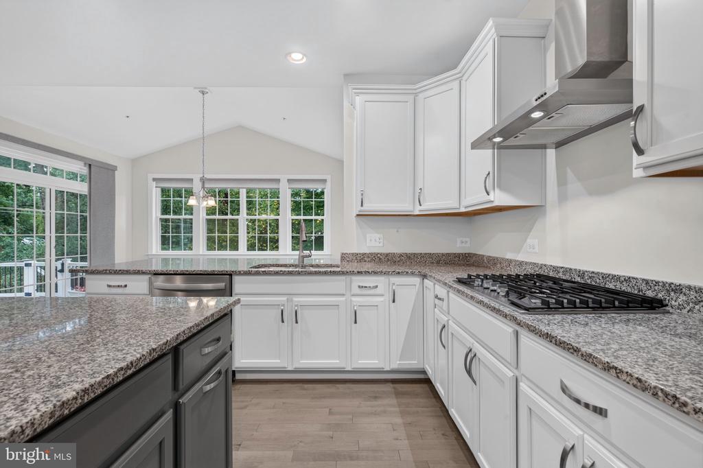 8116 VERONICA WAY