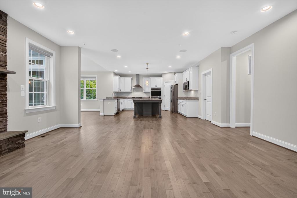 8116 VERONICA WAY