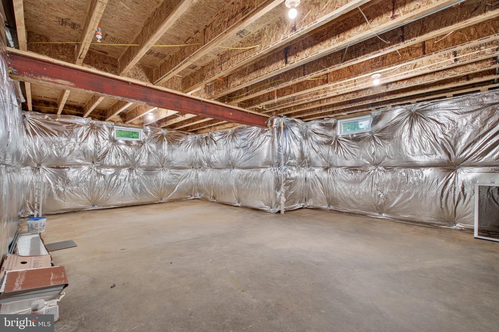 8116 VERONICA WAY