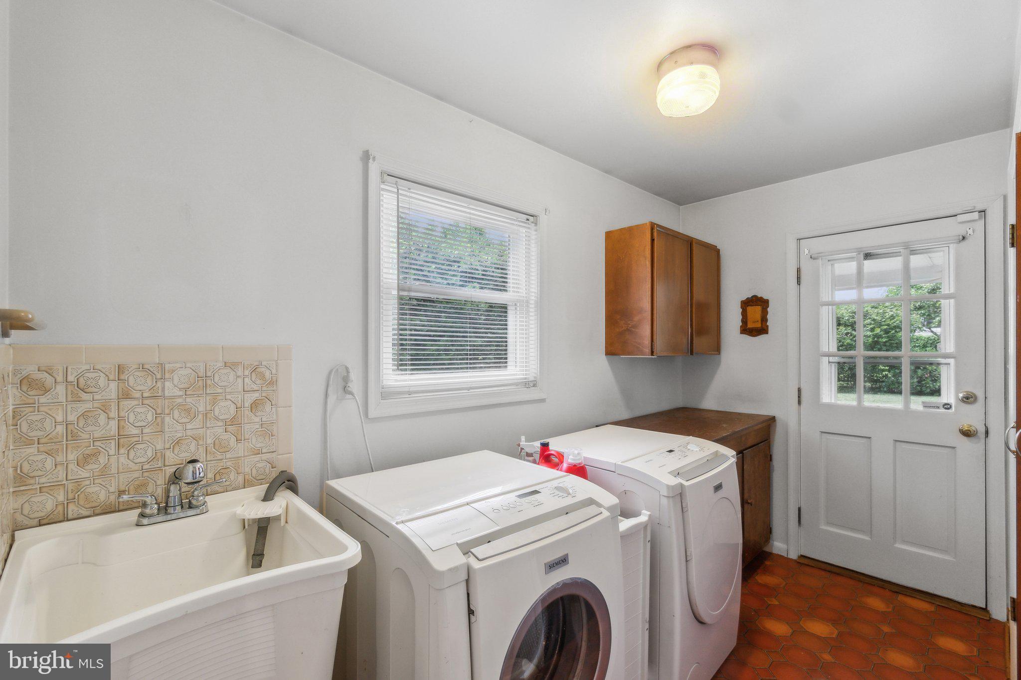2896 BALMORAL DRIVE
