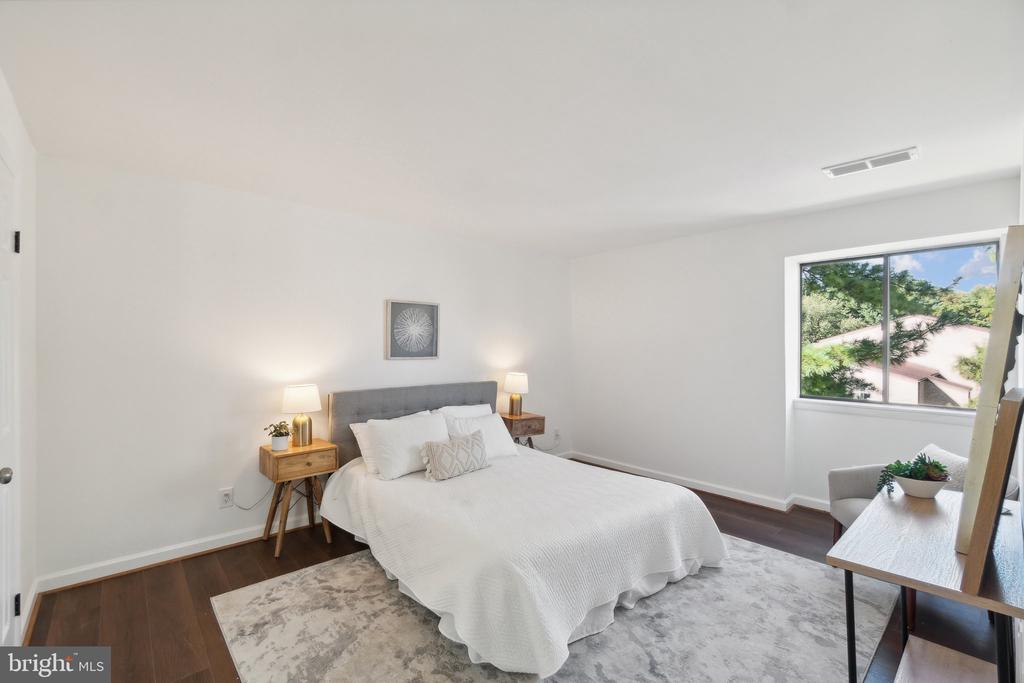 10136 LITTLE POND PLACE 6