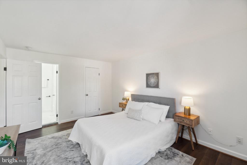 10136 LITTLE POND PLACE 6