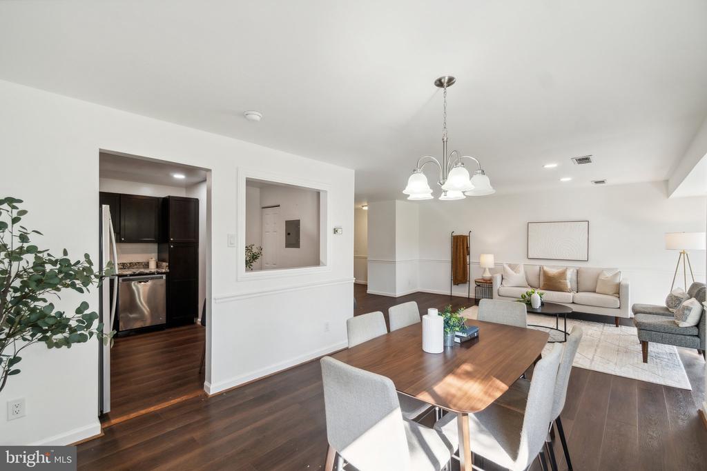 10136 LITTLE POND PLACE 6