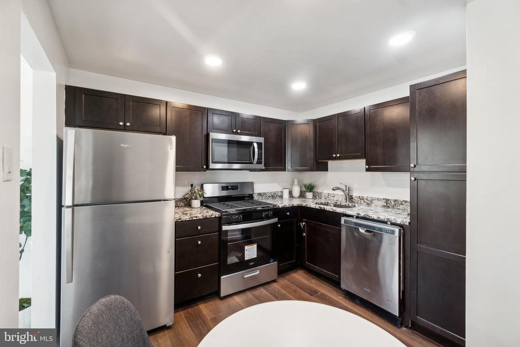 10136 LITTLE POND PLACE 6