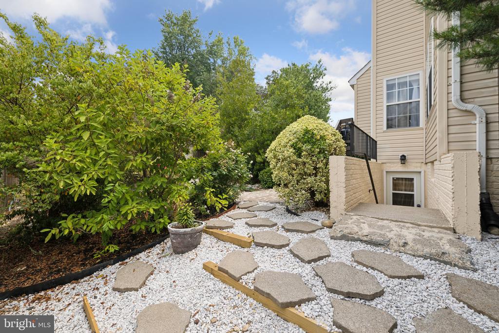 10009 ANGORA DRIVE