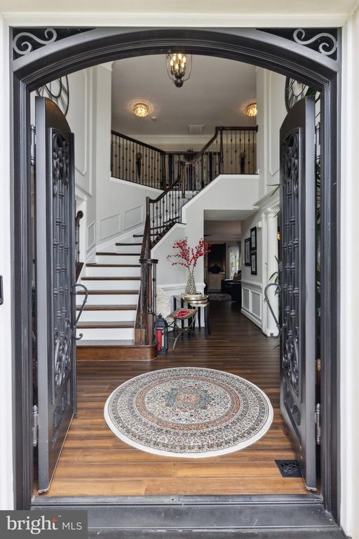 10009 ANGORA DRIVE
