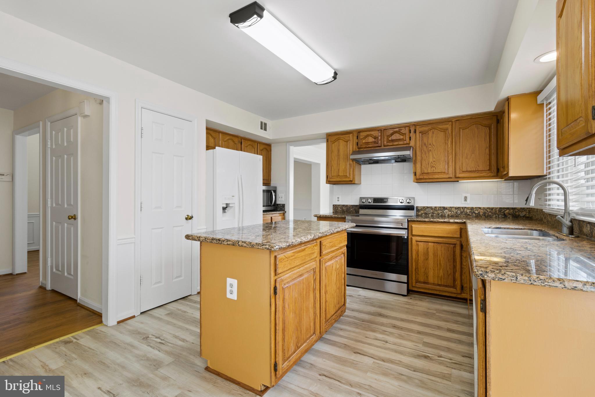 11603 ADMIRAL COURT