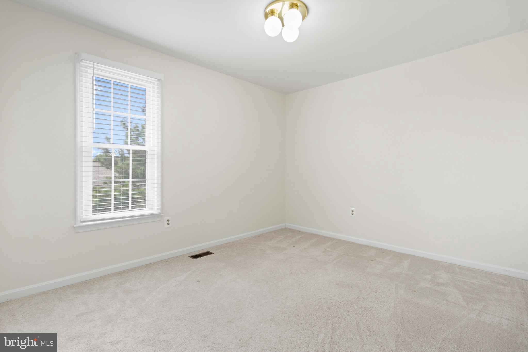 11603 ADMIRAL COURT