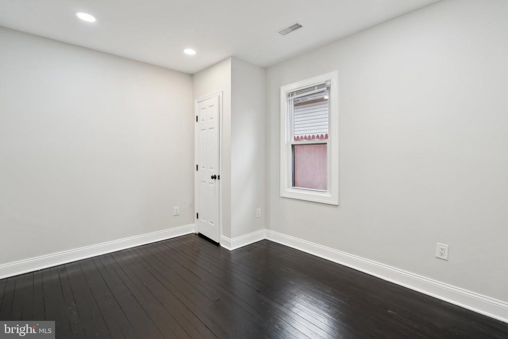 421 DATELEAF AVENUE
