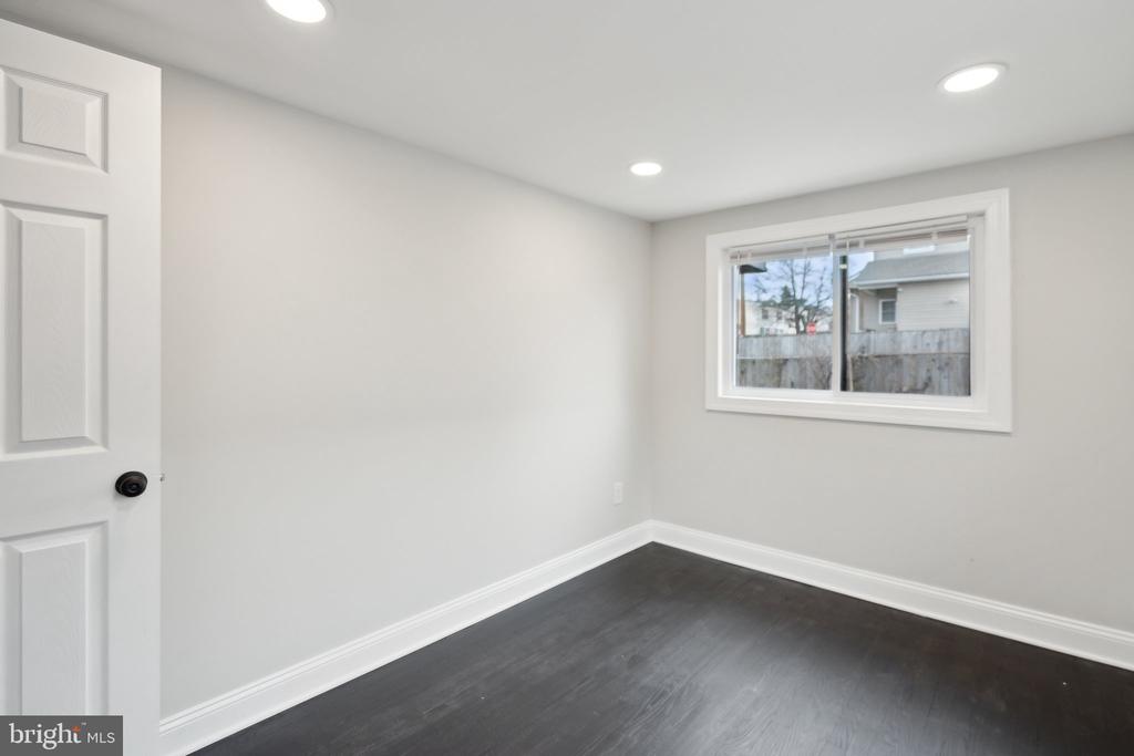 421 DATELEAF AVENUE