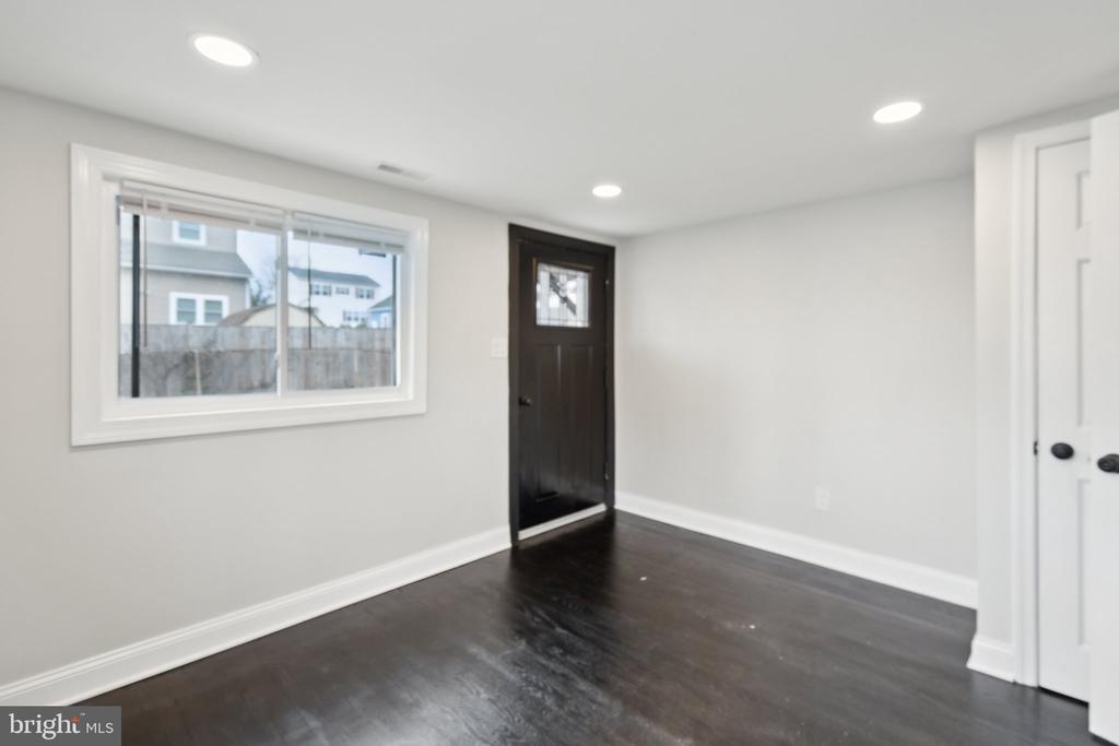 421 DATELEAF AVENUE