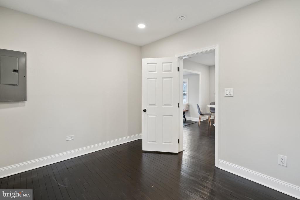 421 DATELEAF AVENUE