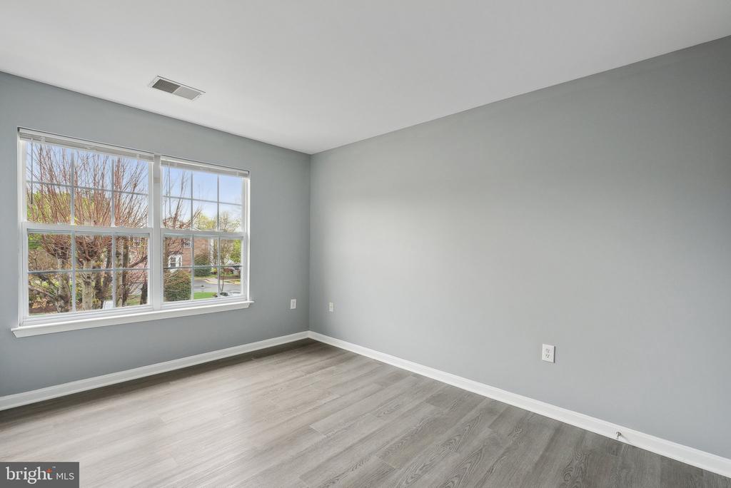 7006 RENWICK COURT