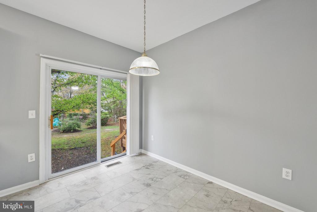 7006 RENWICK COURT