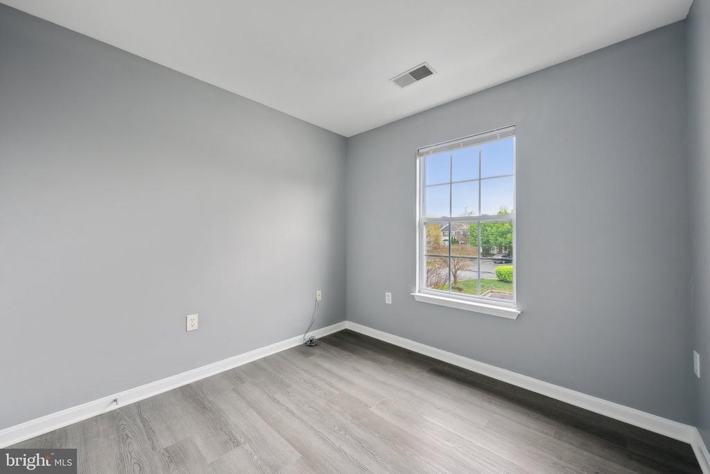 7006 RENWICK COURT