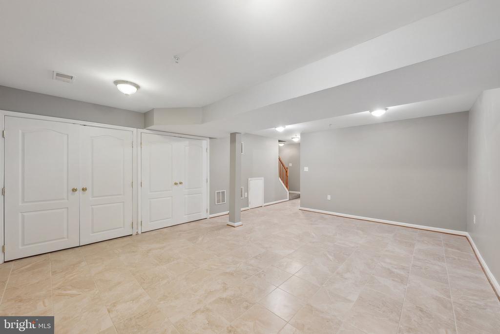 7006 RENWICK COURT