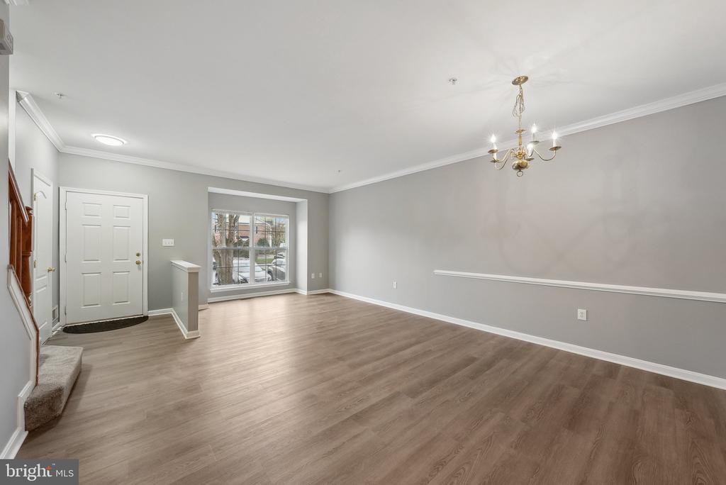 7006 RENWICK COURT